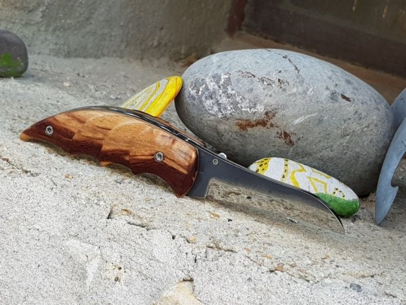 Make A Wooden Hunting Knife 