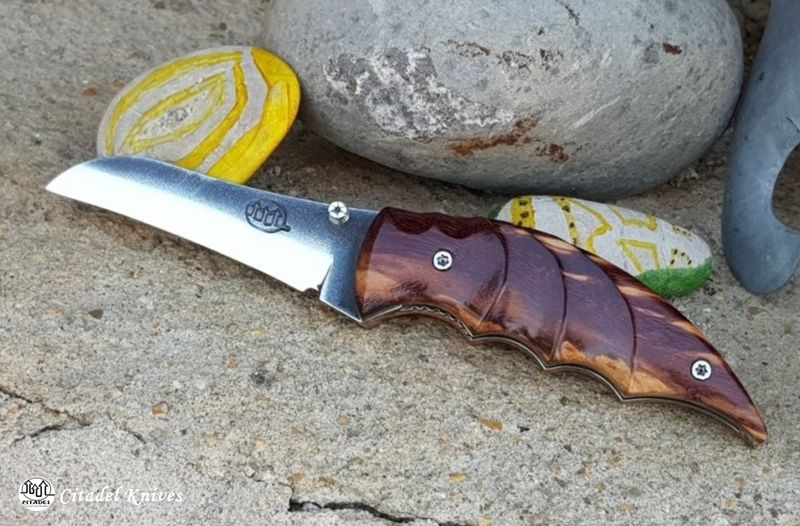 Make A Wooden Hunting Knife 