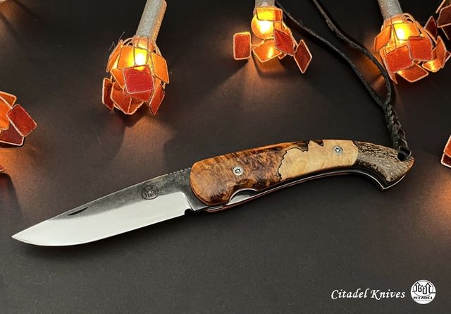 Citadel folding knife